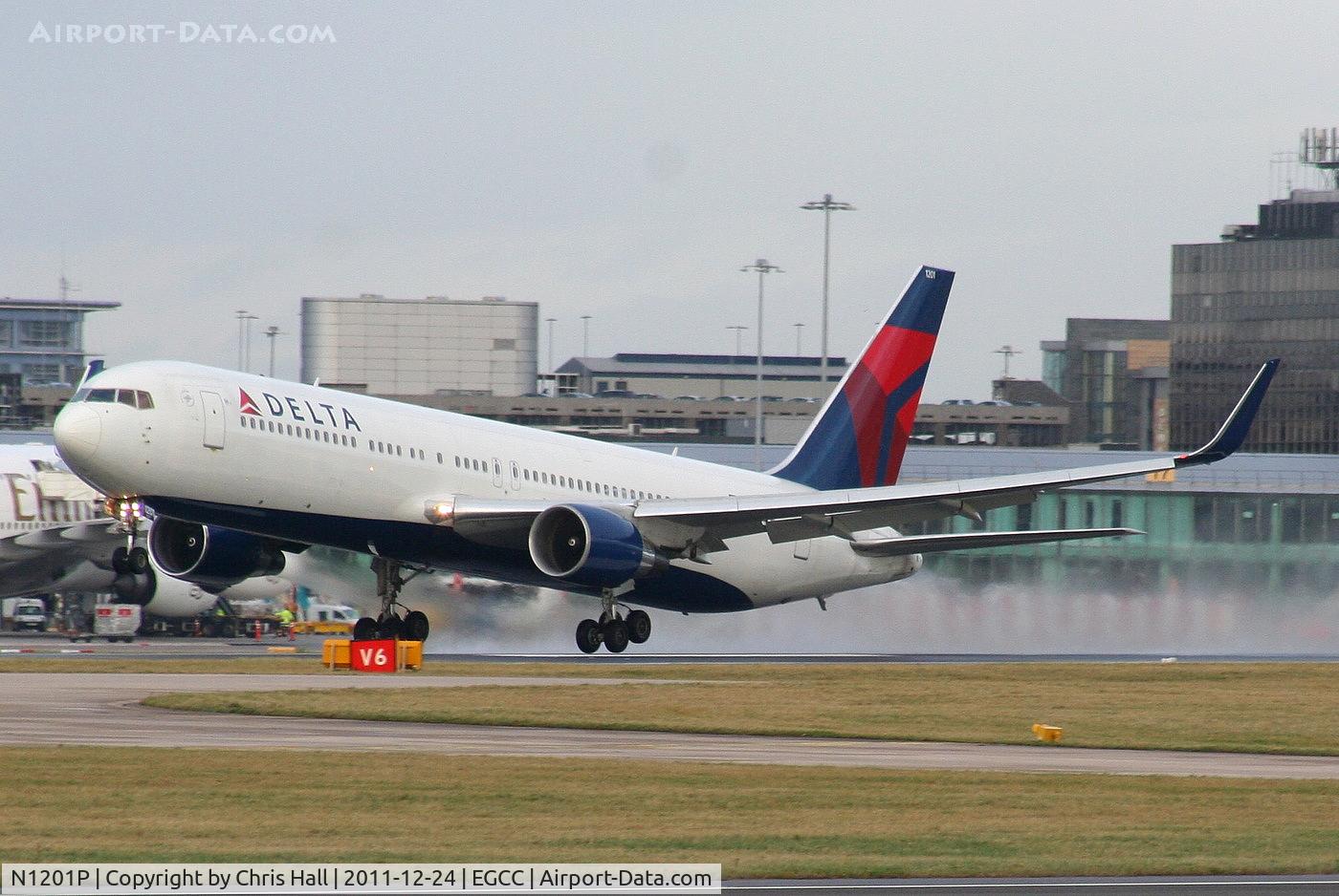 N1201P, 1998 Boeing 767-332 C/N 28458, Delta