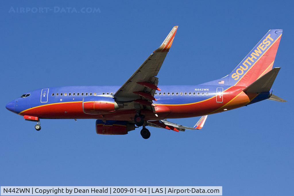 N442WN, 2003 Boeing 737-7H4 C/N 32459, Southwest Airlines N442WN (FLT SWA288) from Chicago Midway (KMDW) on short final RWY 25R.