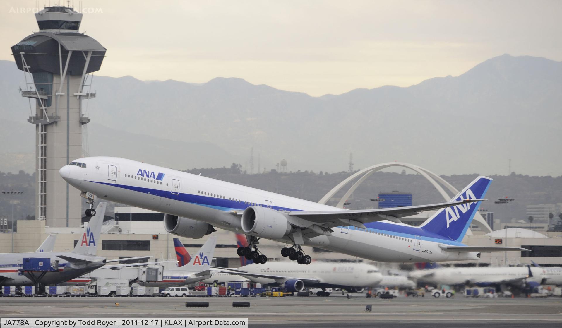 JA778A, 2007 Boeing 777-381/ER C/N 32651, Departing LAX