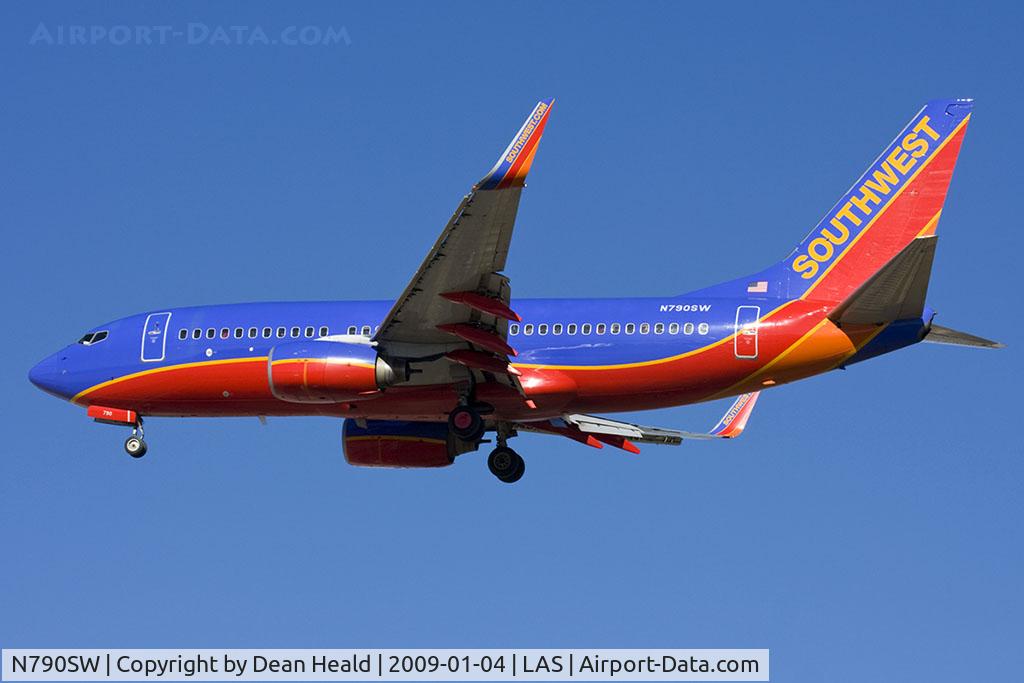 N790SW, 2000 Boeing 737-7H4 C/N 30604, Southwest Airlines N790SW (FLT SWA276) from Spokane Int'l (KGEG) on short final to RWY 25R.