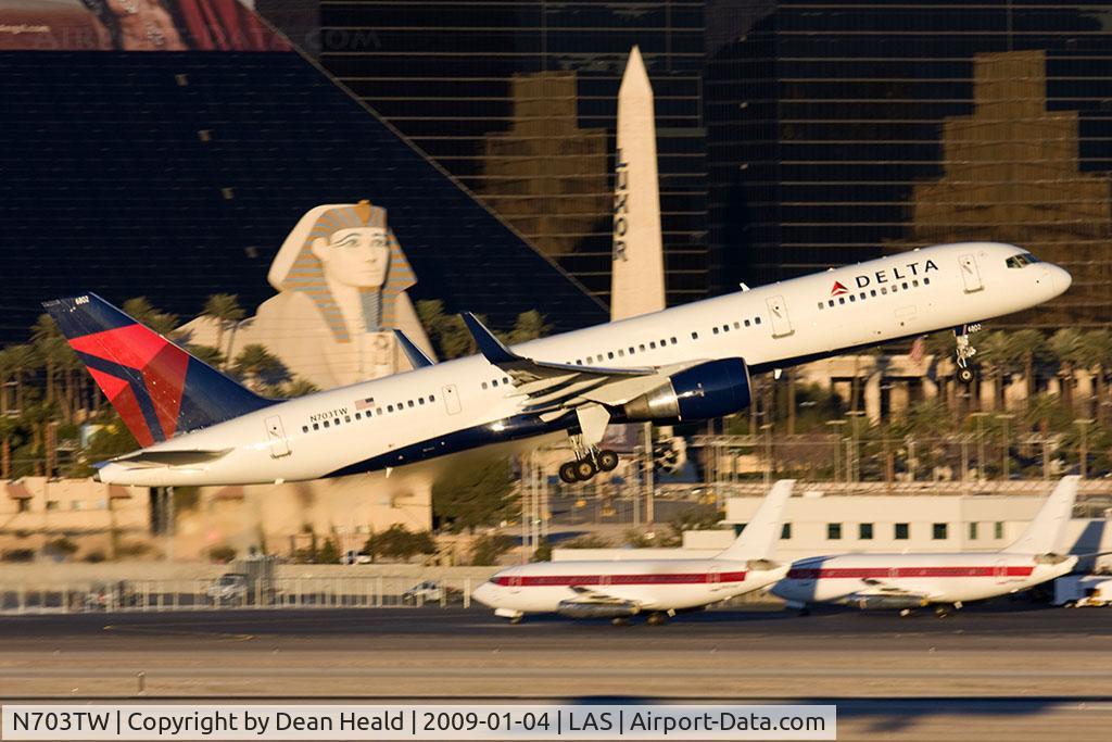 N703TW, 1996 Boeing 757-2Q8 C/N 27620, Delta Air Lines N703TW (FLT DAL128) departing RWY 1R en route to John F Kennedy Int'l (KJFK).