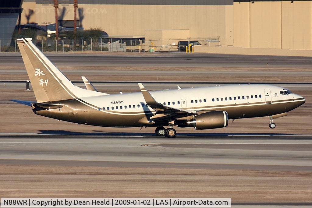 N88WR, 1999 Boeing 737-79U C/N 29441, Wynn Resorts N88WR departing RWY 1R.