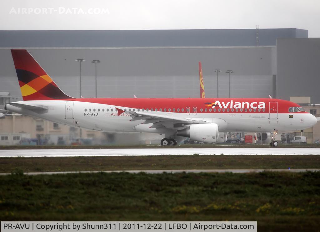 PR-AVU, 2011 Airbus A320-214 C/N 4942, Delivery day...