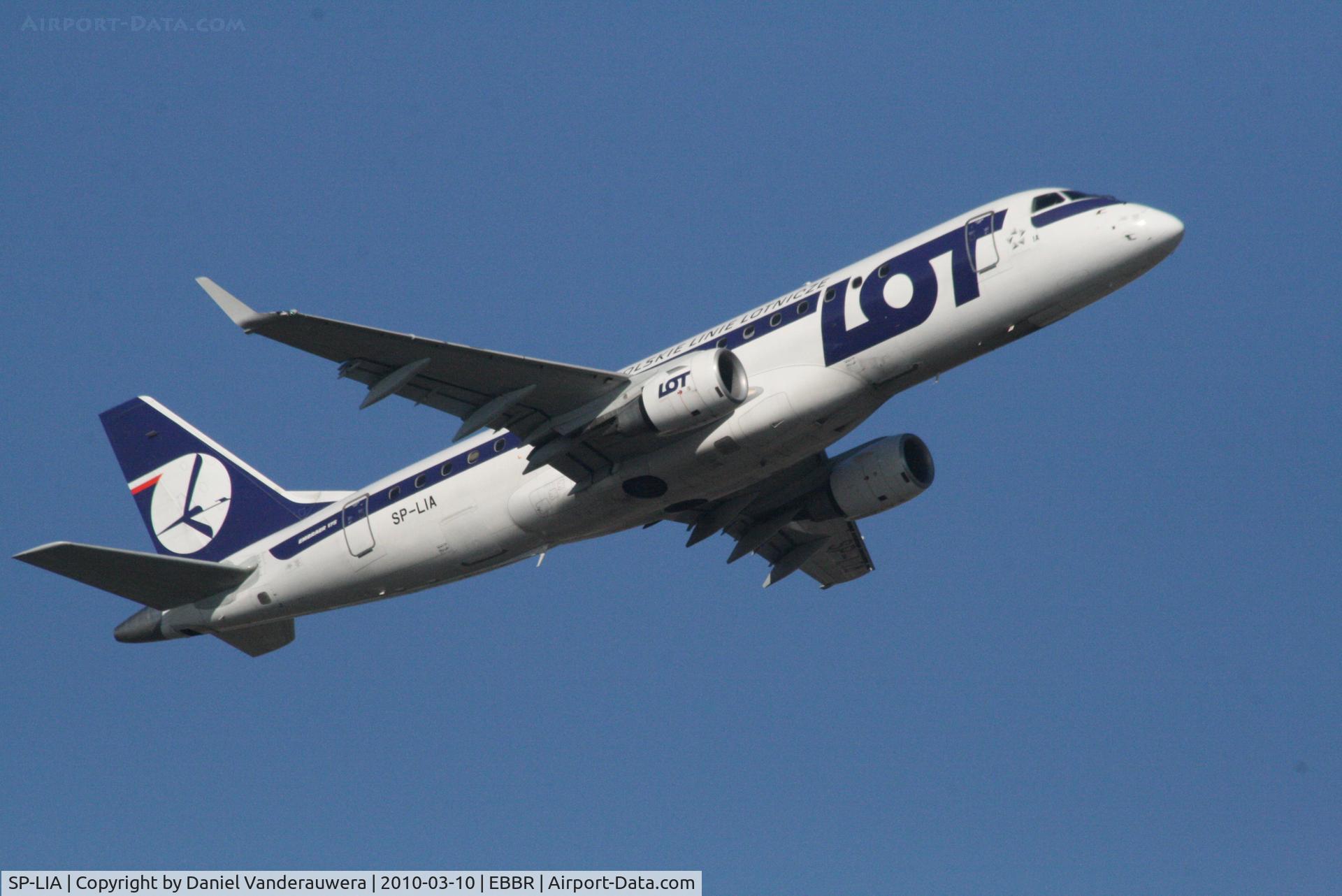 SP-LIA, 2006 Embraer 175STD (ERJ-170-200STD) C/N 17000125, Flight LO236 is climbing from RWY 07R