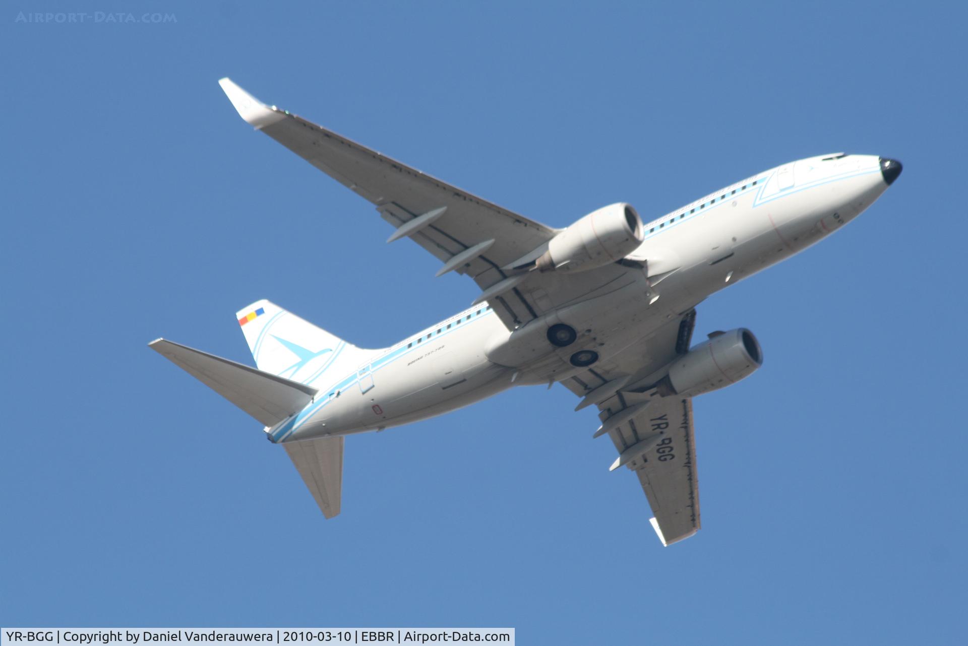 YR-BGG, 2001 Boeing 737-78J C/N 28442, Flight RO372 is climbing from RWY 07R