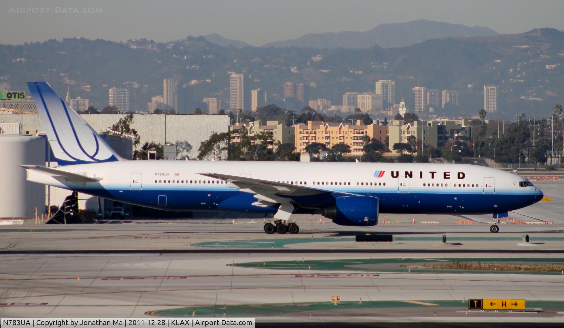 N783UA, 1997 Boeing 777-222/ER C/N 26950, One of the last United 777 in the old Blue Tulip colors