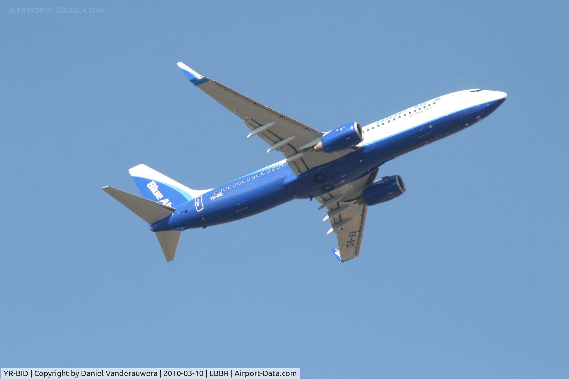 YR-BID, 2005 Boeing 737-86J C/N 29641, Flight JOR124 is climbing from RWY 07R
