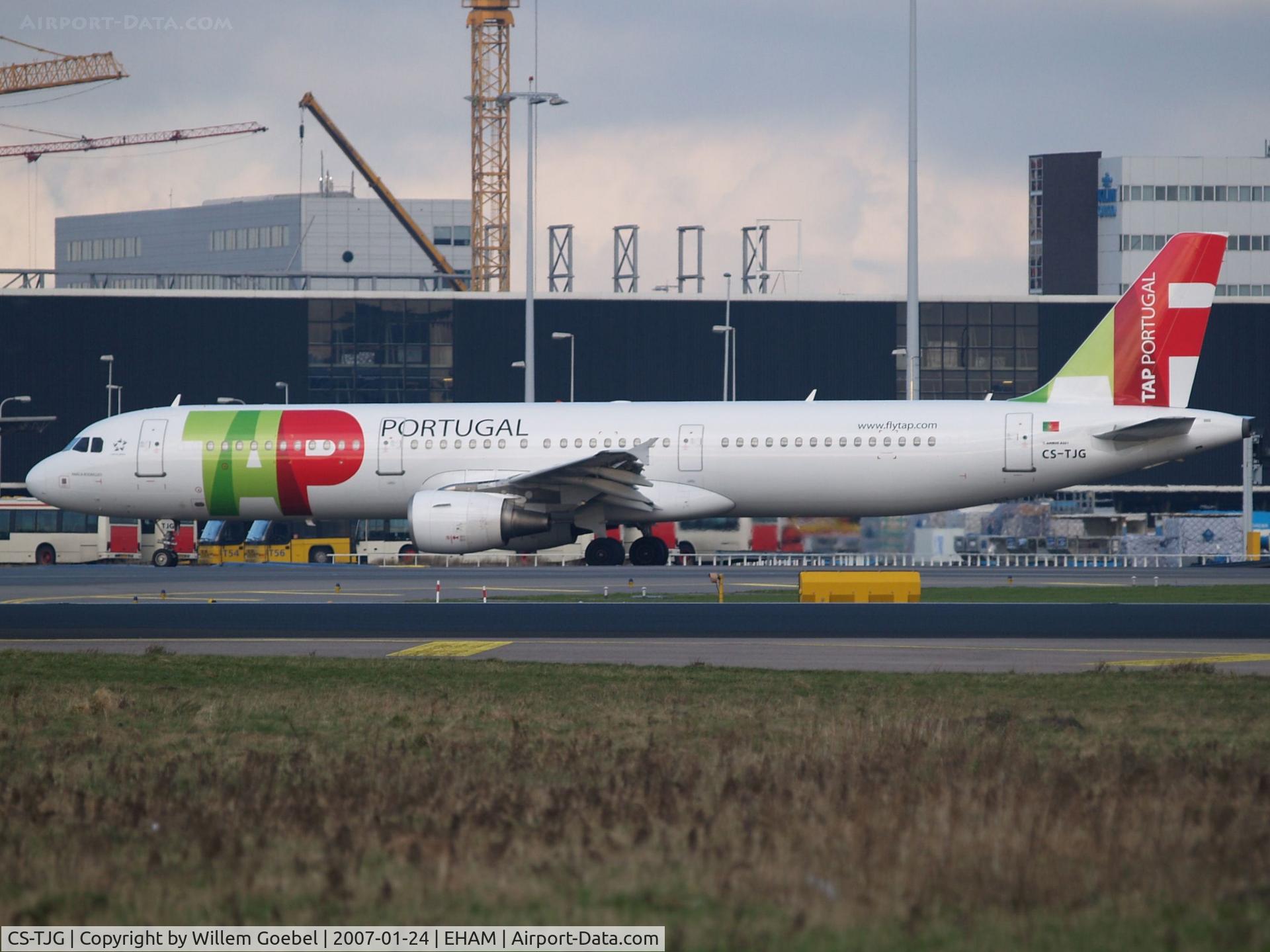 CS-TJG, 2002 Airbus A321-211 C/N 1713, Taxi to the runway on Schiphol Airport