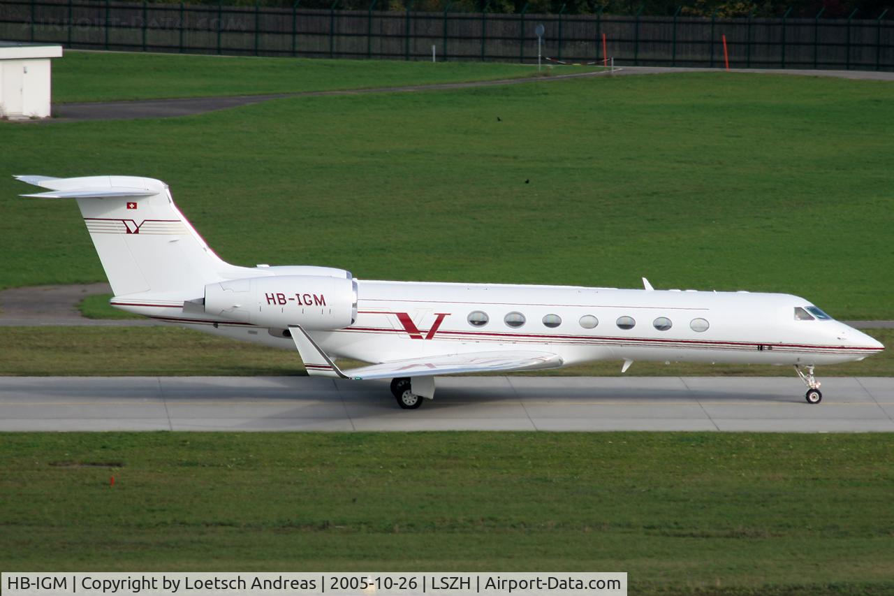 HB-IGM, 2003 Gulfstream Aerospace GV-SP (G550) C/N 5004, nice plane is taxing to rwy