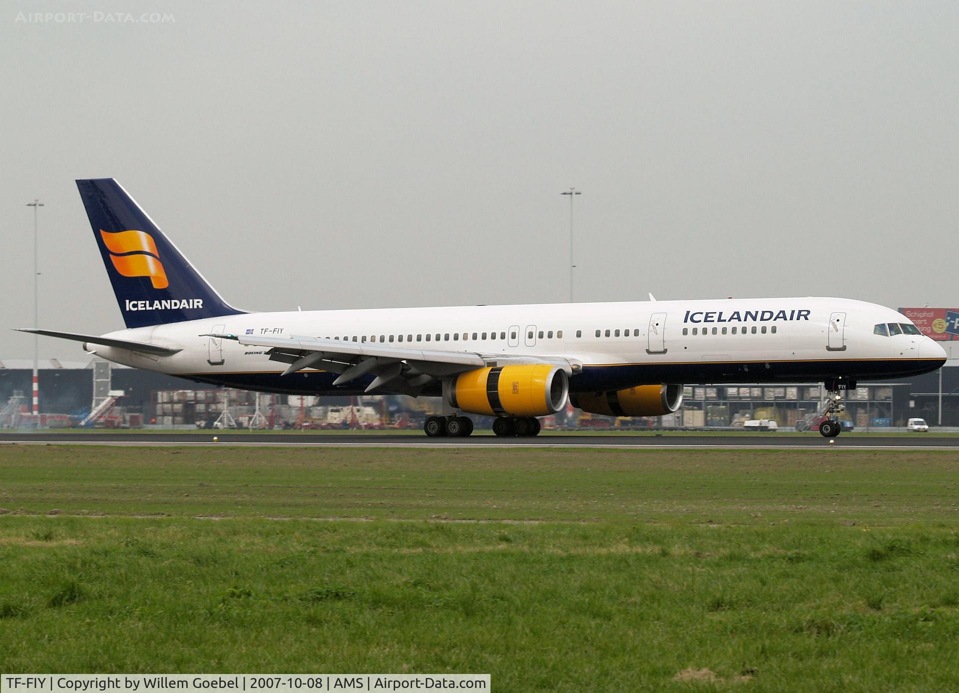 TF-FIY, 2000 Boeing 757-256 C/N 29312, Landing on runway 06 of Amsterdam Airport