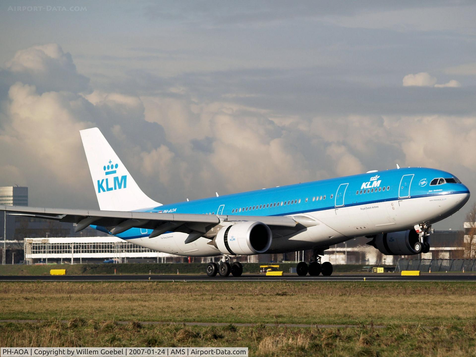 PH-AOA, 2005 Airbus A330-203 C/N 682, Landing on runway 06 of Amsterdam Airport