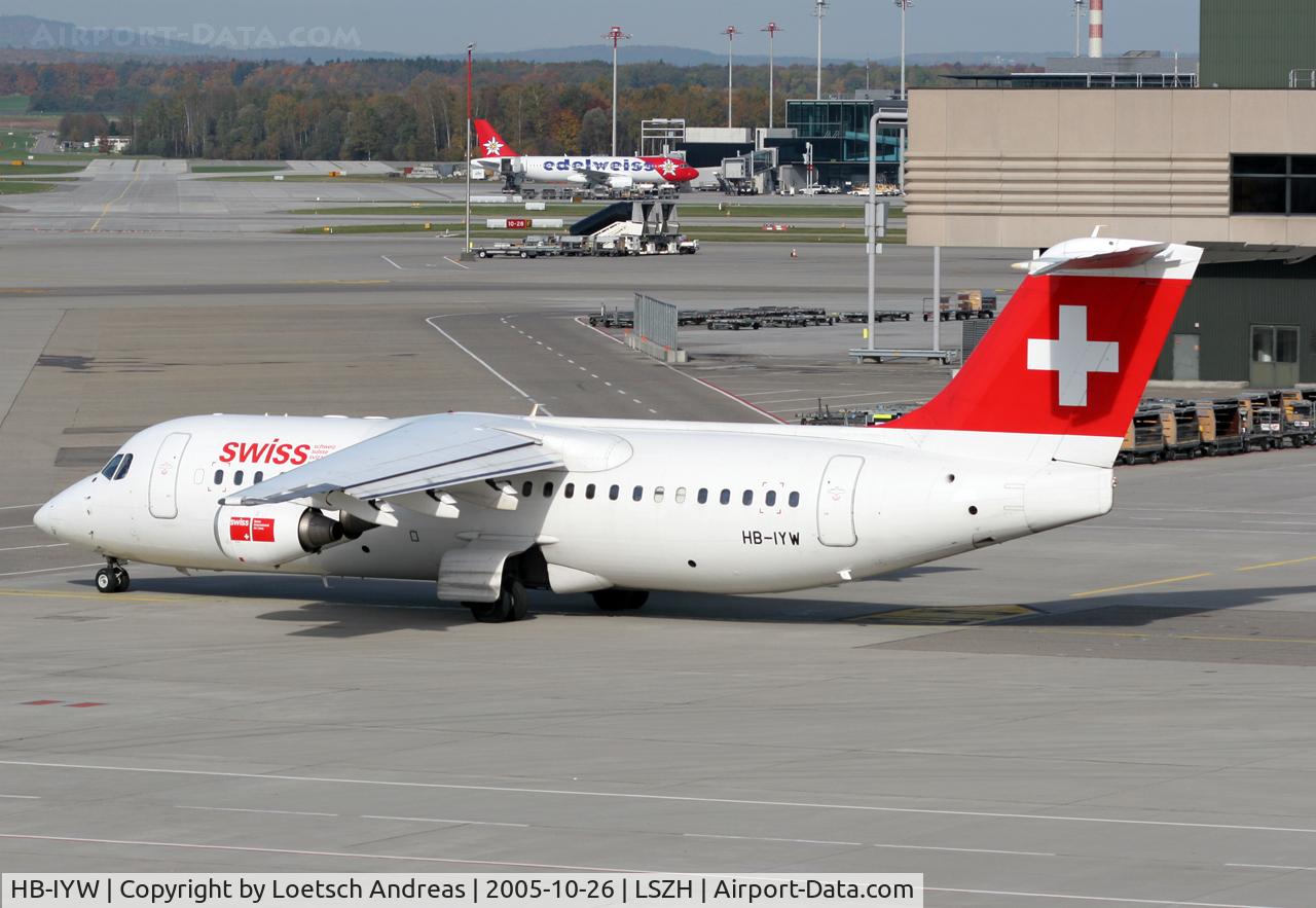 HB-IYW, 1999 British Aerospace Avro 146-RJ100 C/N E3359, BAE got to rwy with new pax on board