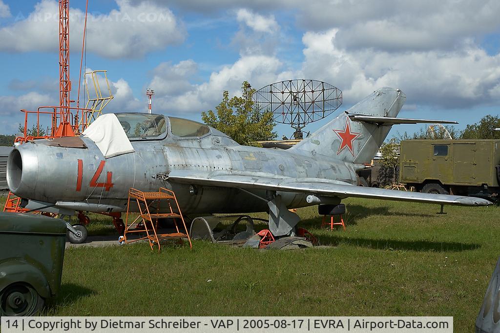 14, Mikoyan-Gurevich MiG-15UTI C/N 0115307, Mig 15 Russian Air Force
