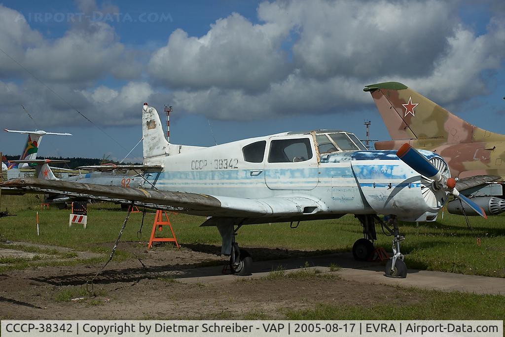 CCCP-38342, Yakovlev Yak-18T C/N 4200803, Yak18