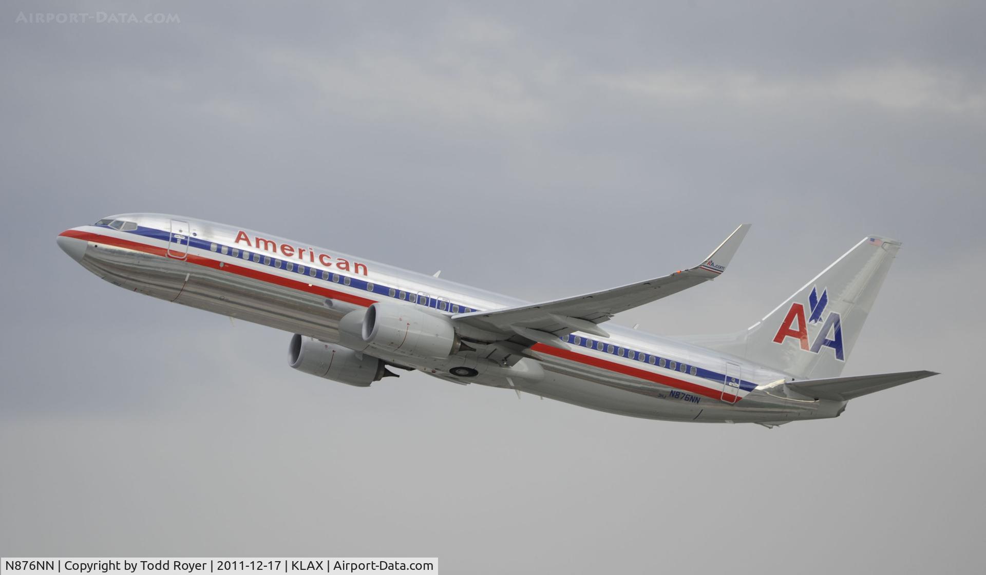 N876NN, 2011 Boeing 737-823 C/N 40767, Departing LAX