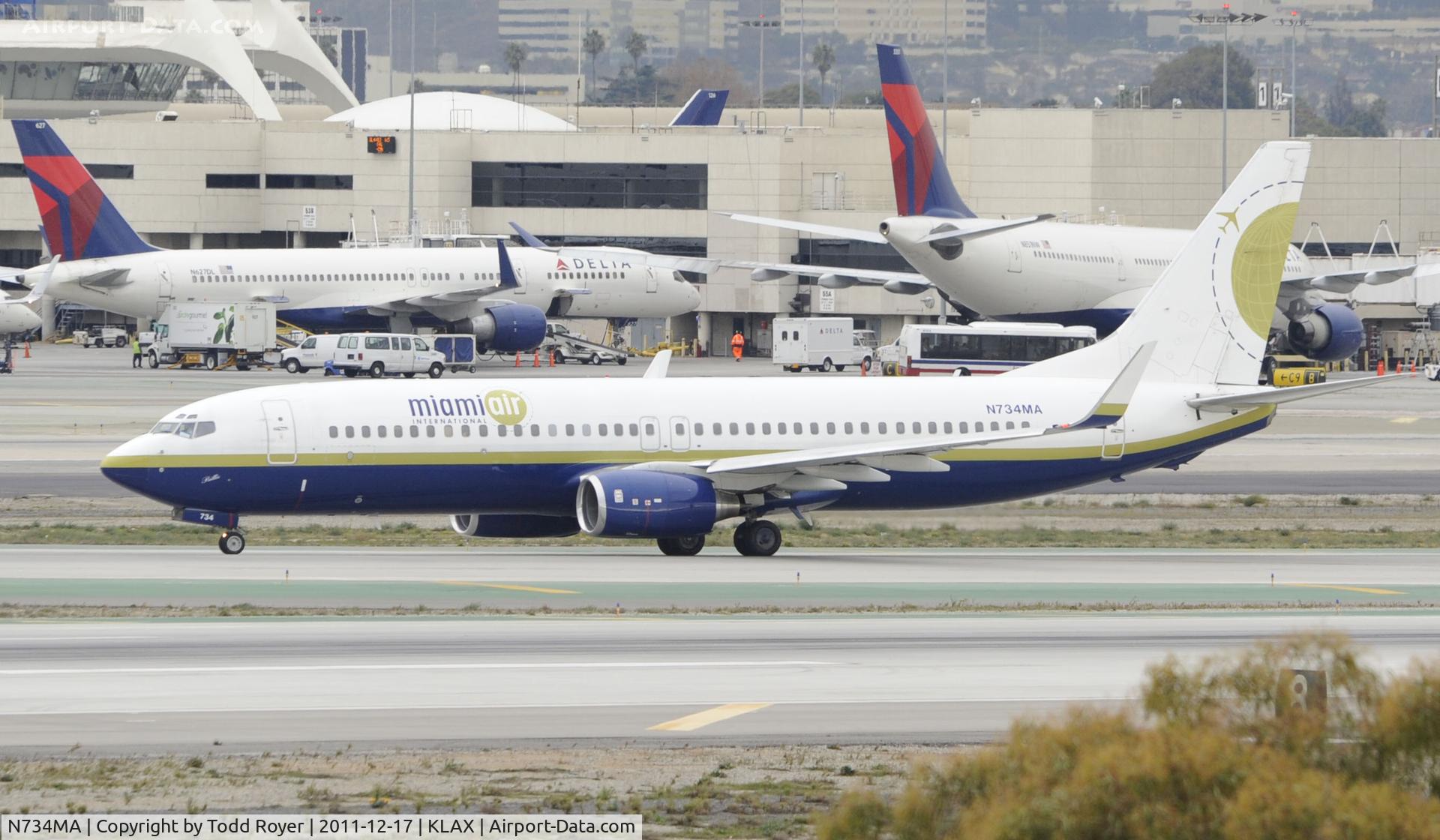 N734MA, 2000 Boeing 737-8Q8 C/N 30039, Arriving at LAX