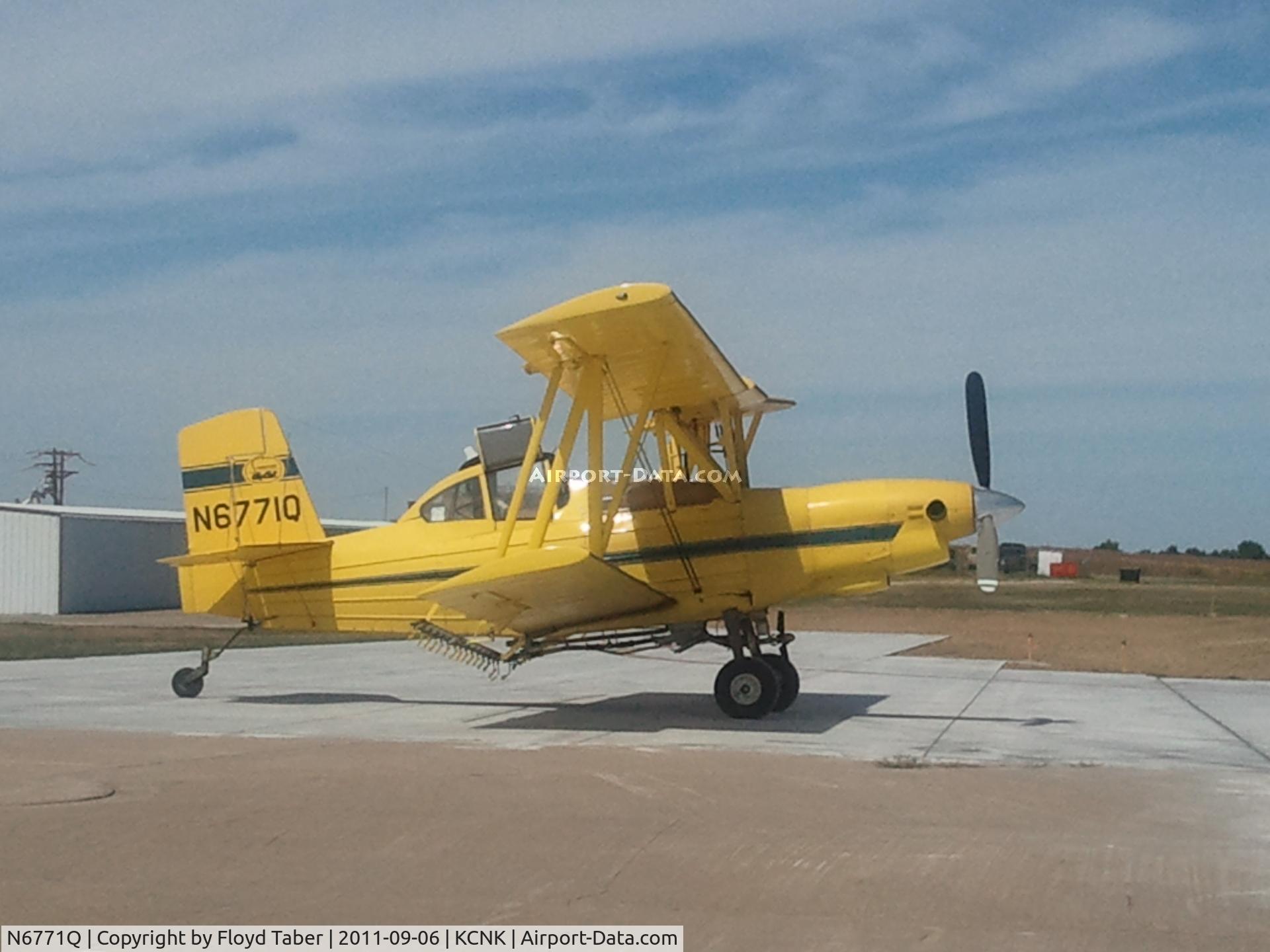 N6771Q, 1977 Grumman-Schweizer G-164B C/N 280B, Fueling up at Blosser