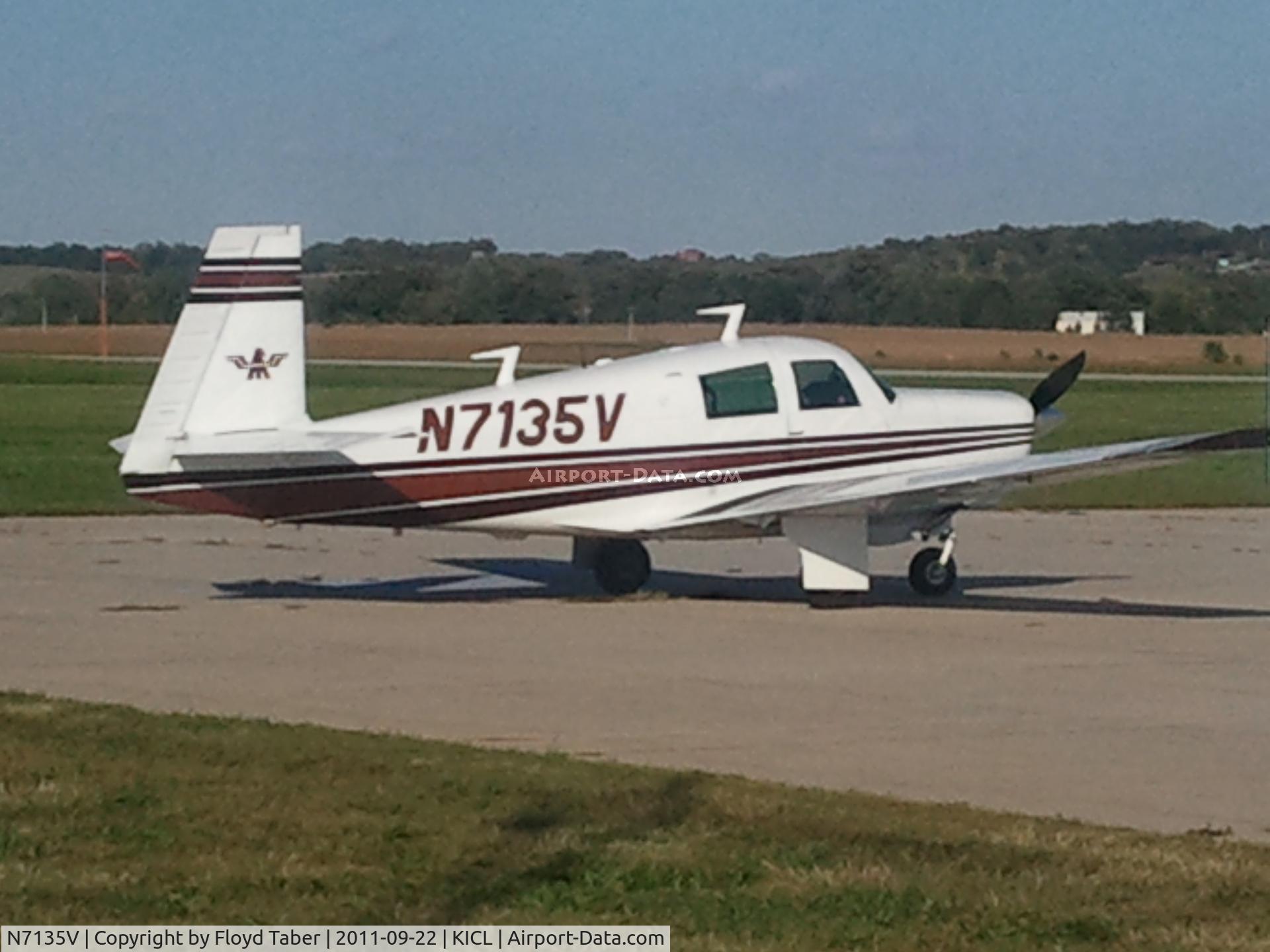 N7135V, 1974 Mooney M20C Ranger C/N 20-0036, Sitting on the ramp