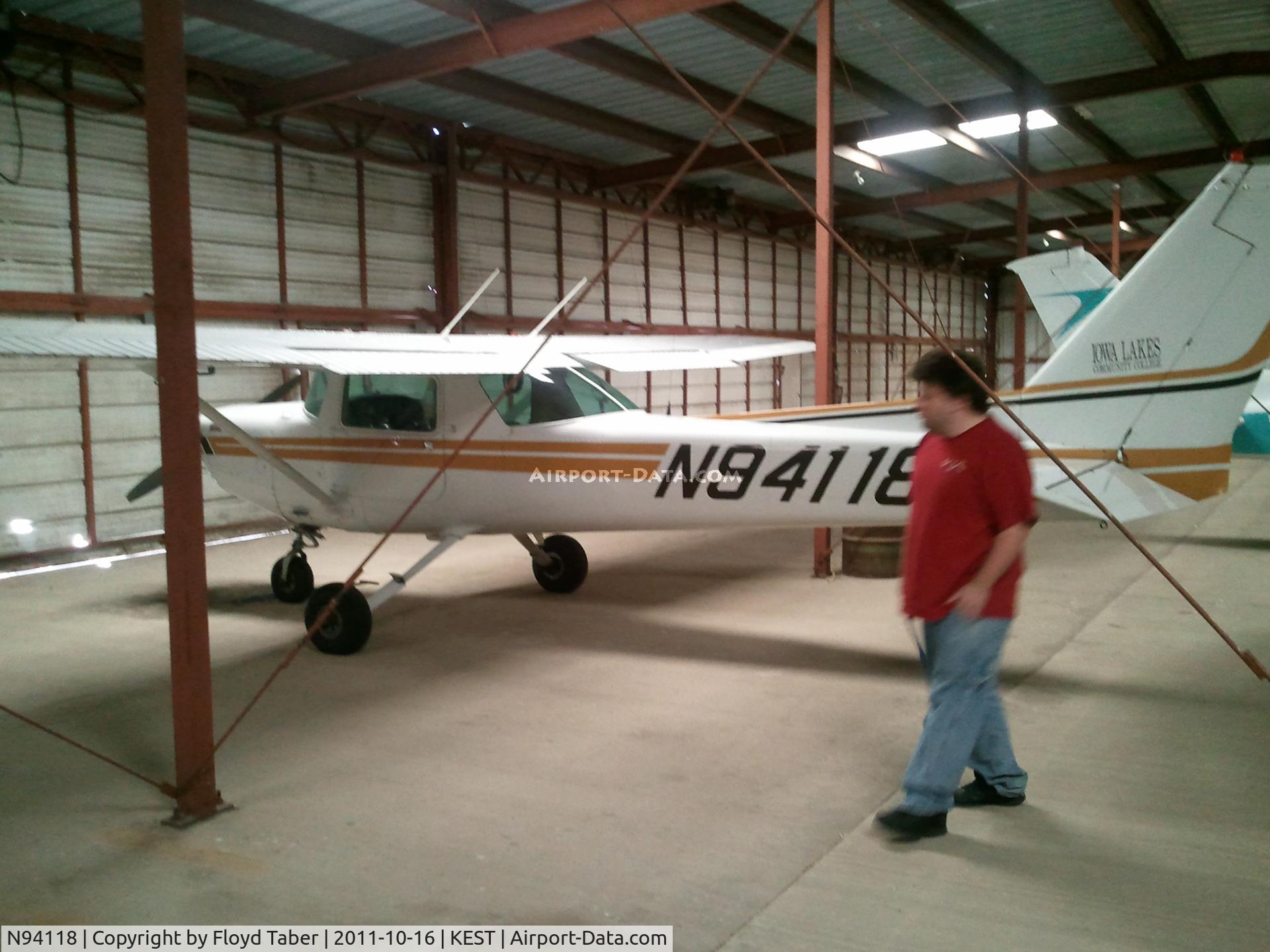 N94118, 1982 Cessna 152 C/N 15285601, in the hangar KEST