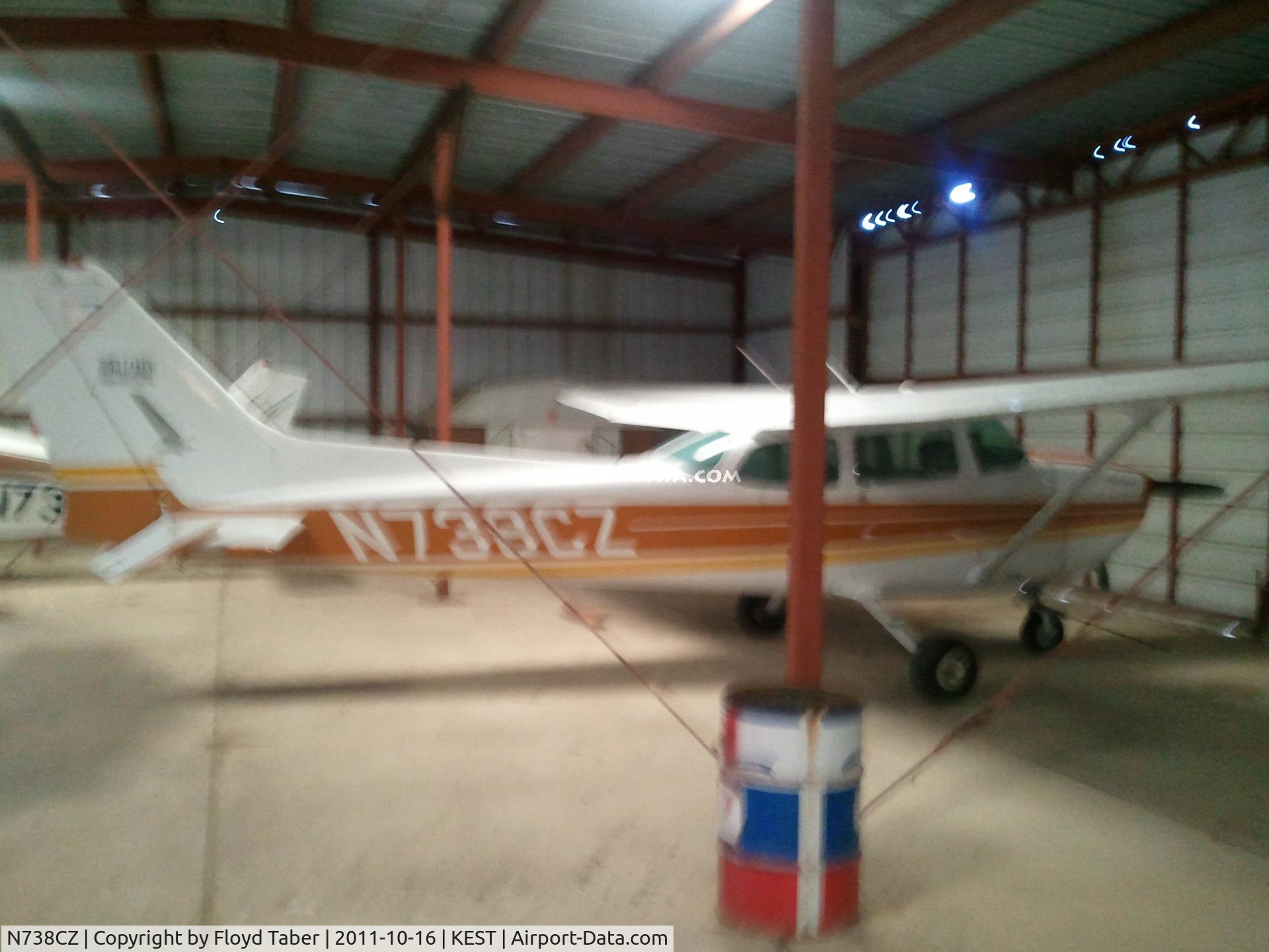 N738CZ, 1977 Cessna 172N C/N 17269884, in the hangar