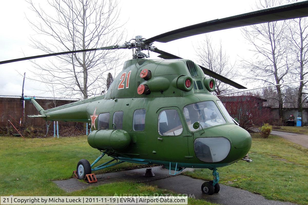 21, Mil Mi-2 C/N 513219103, At Aviomuzejs
