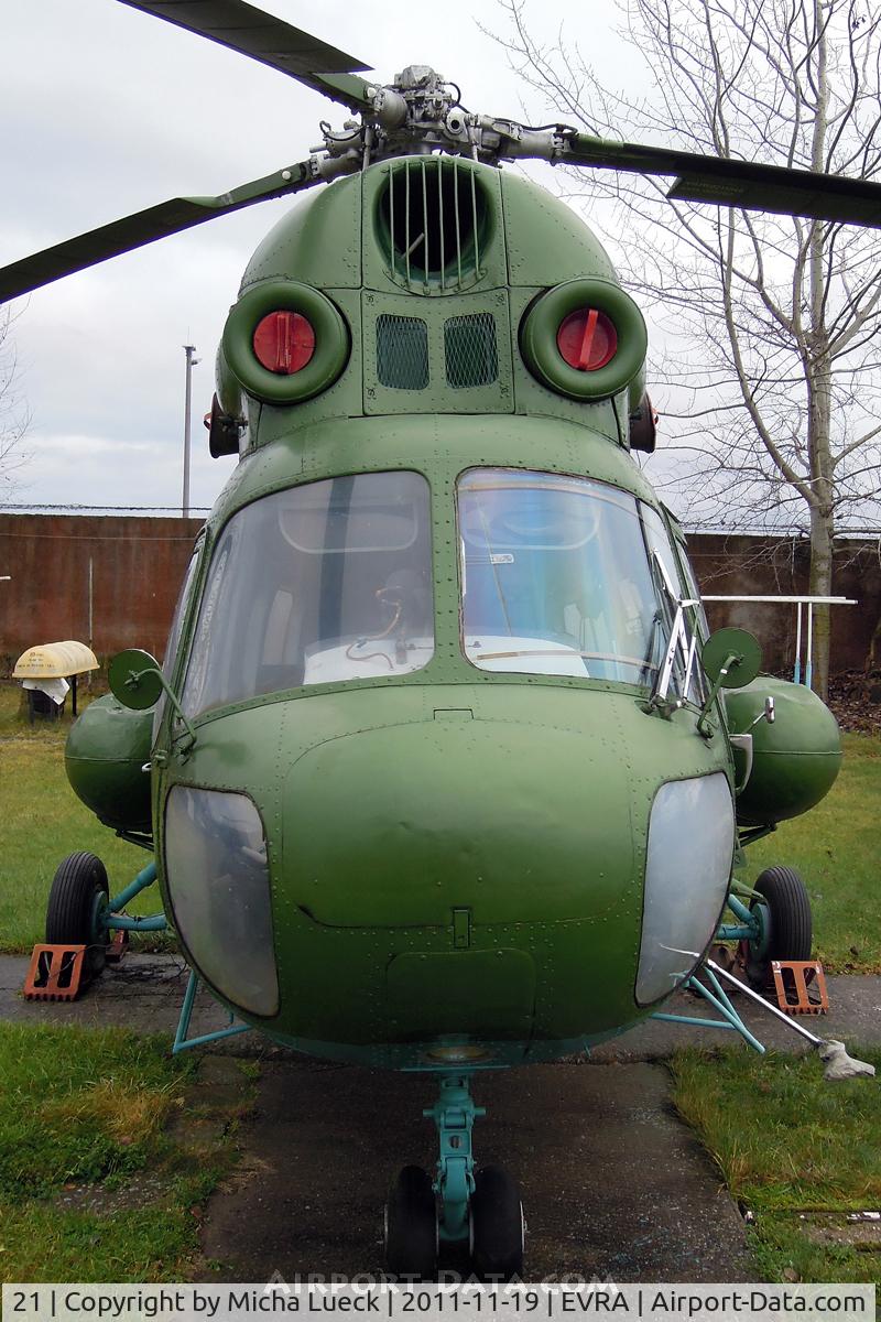 21, Mil Mi-2 C/N 513219103, At Aviomuzejs