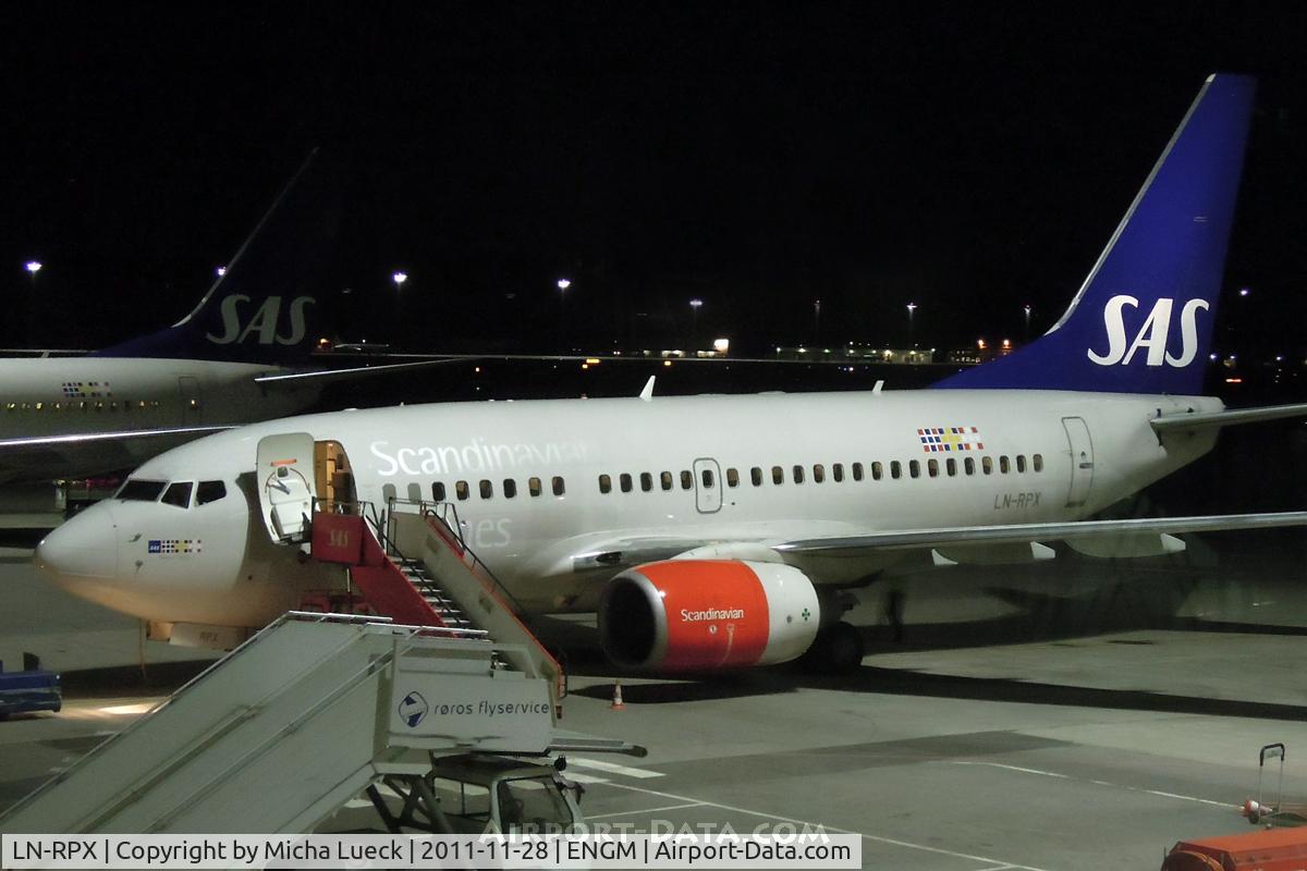 LN-RPX, 1998 Boeing 737-683 C/N 28291, At Oslo