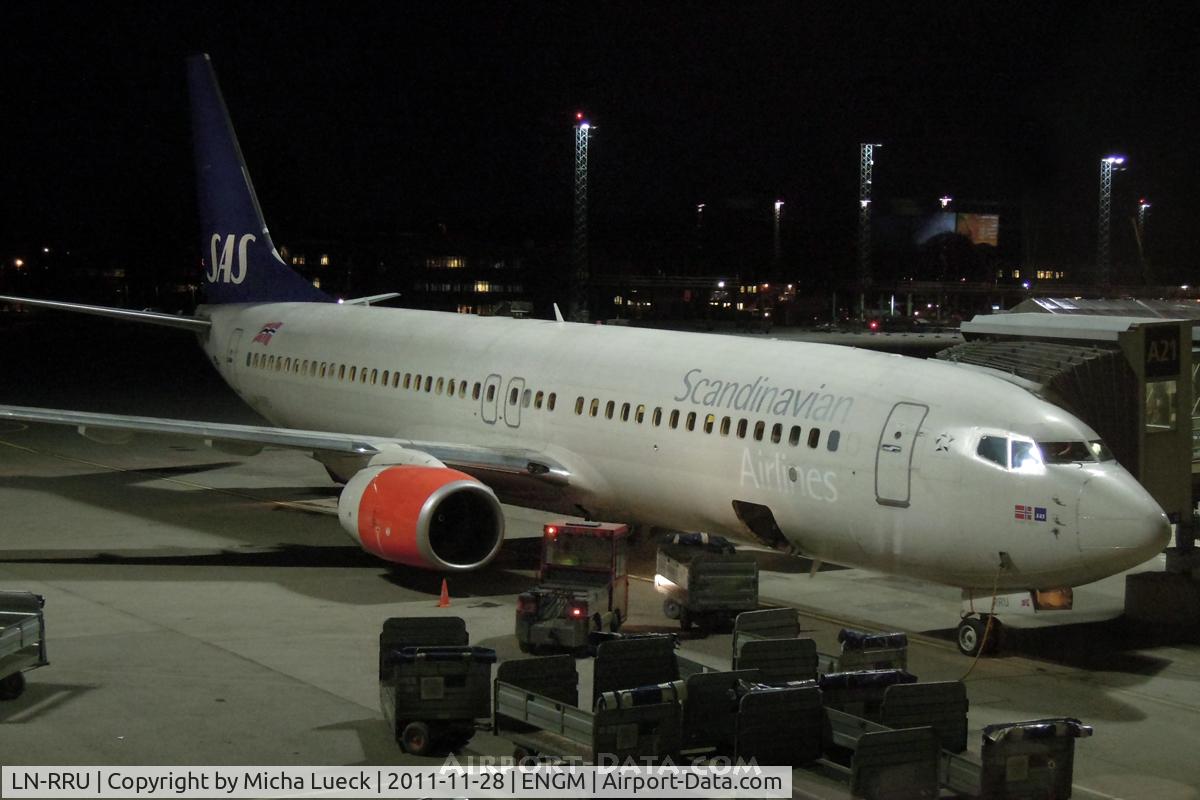 LN-RRU, 2002 Boeing 737-883 C/N 28327, At Oslo