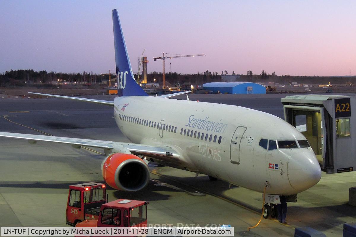 LN-TUF, 1999 Boeing 737-705 C/N 28222, Getting ready for the flight to Kirkenes
