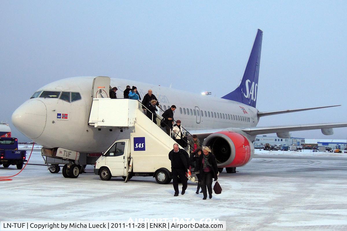 LN-TUF, 1999 Boeing 737-705 C/N 28222, Just arrived in Kirkenes