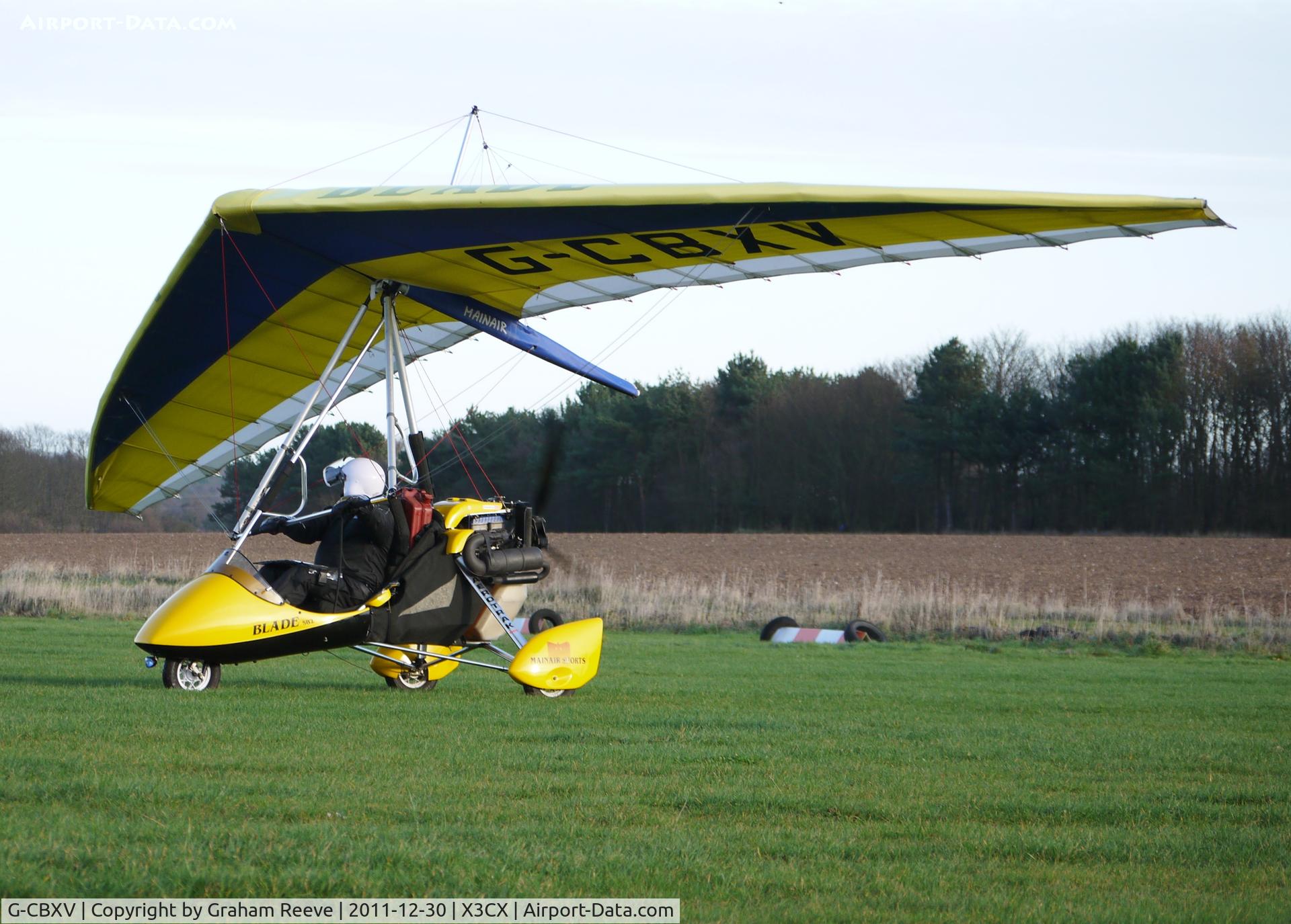 G-CBXV, 2002 Mainair Blade C/N 1343-1002-7-W1138, About to depart.