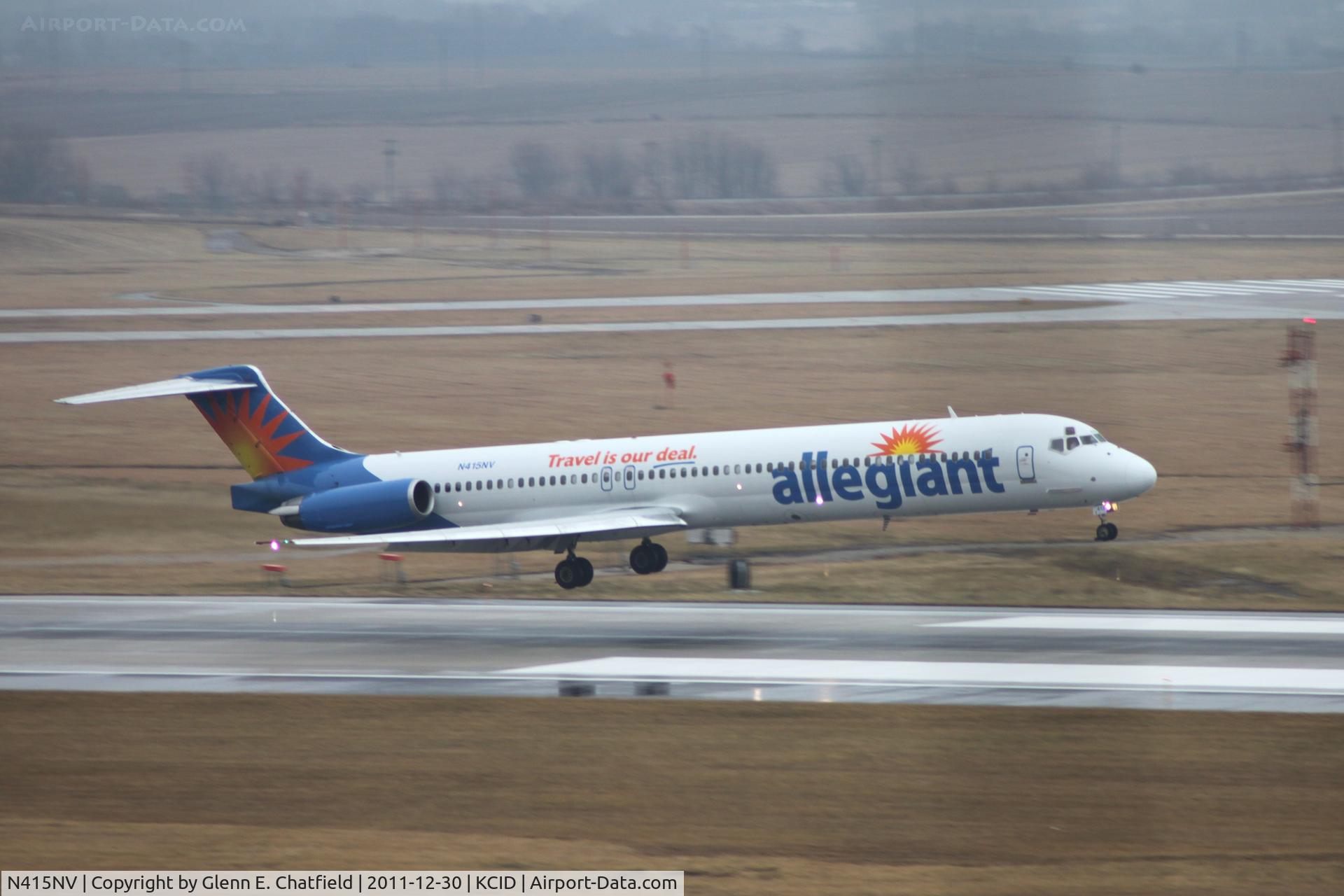 N415NV, 1989 McDonnell Douglas MD-82 (DC-9-82) C/N 49909, About to touch down runway 27