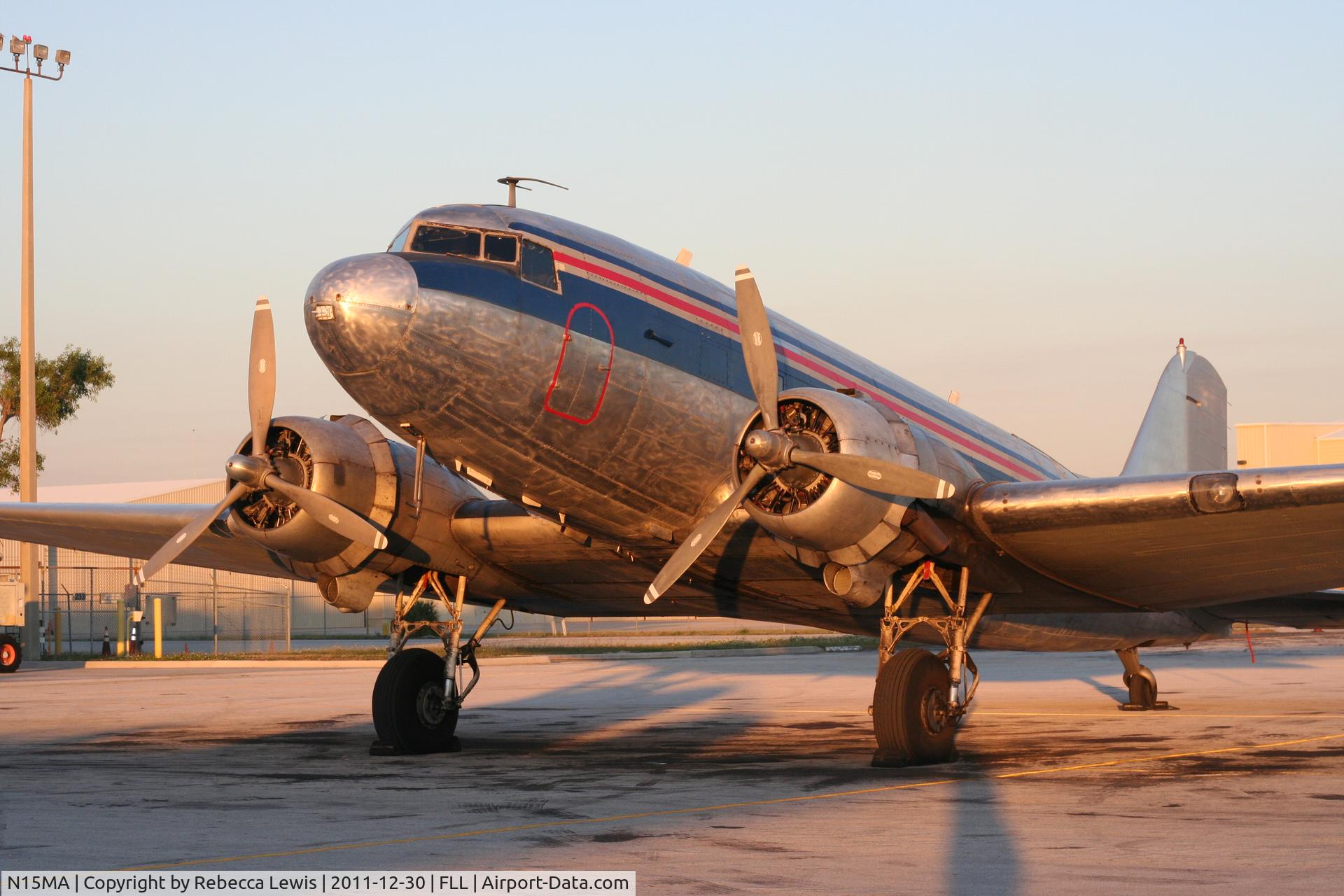 N15MA, 1943 Douglas DC3C-S1C3G (C-47A) C/N 19286, DC3 parked at FLL
