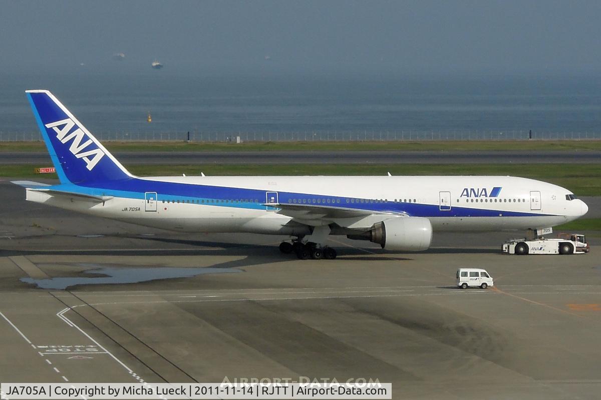 JA705A, 1998 Boeing 777-281 C/N 29029, At Haneda