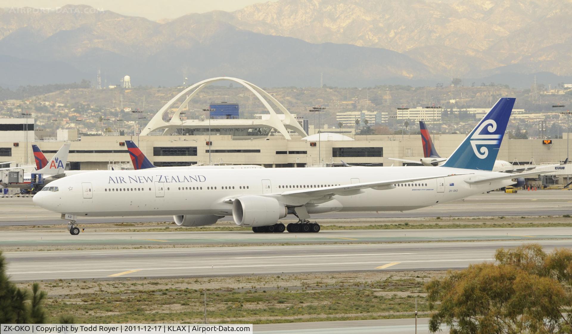 ZK-OKO, 2011 Boeing 777-306/ER C/N 38407, Arriving at LAX