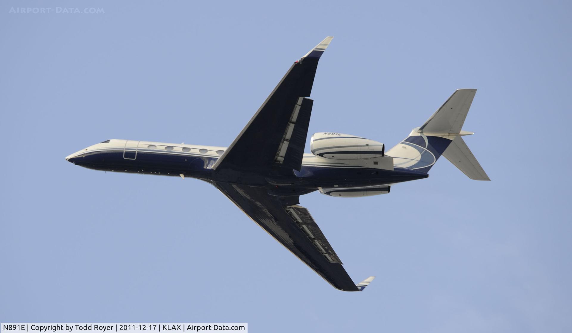 N891E, 2011 Gulfstream Aerospace GV-SP (G550) C/N 5321, Departing LAX