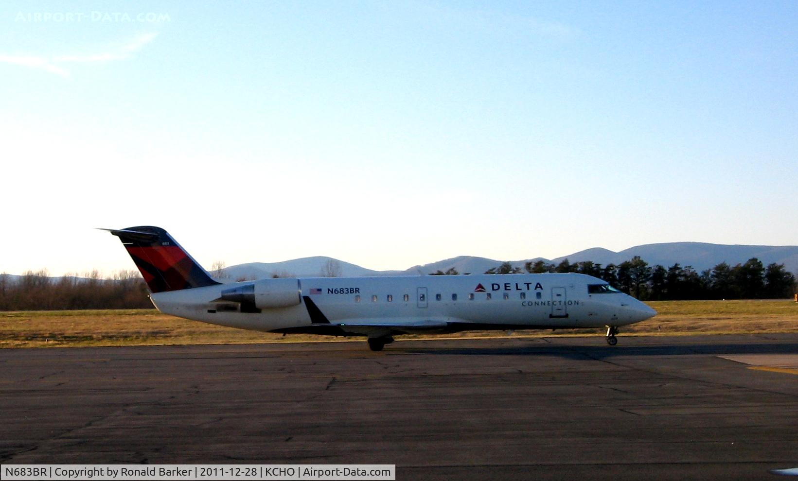 N683BR, 2002 Bombardier CRJ-200ER (CL-600-2B19) C/N 7692, DL 5496 from ORD arriving CHO