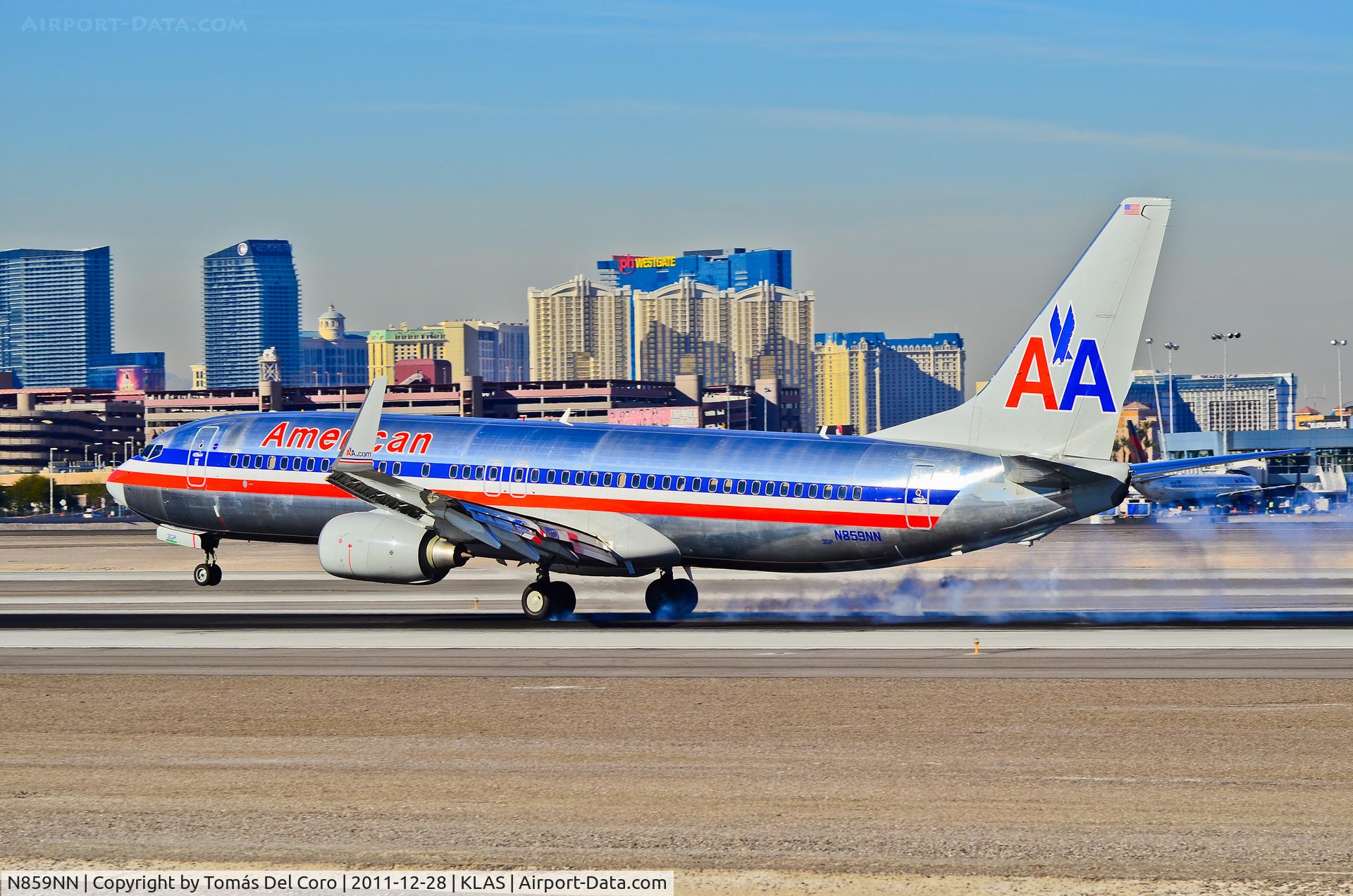 N859NN, Boeing 737-823 C/N 29555, N859NN American Airlines Boeing 737-823 C/N 29555

- Las Vegas - McCarran International (LAS / KLAS)
USA - Nevada, December 28, 2011
Photo: Tomás Del Coro