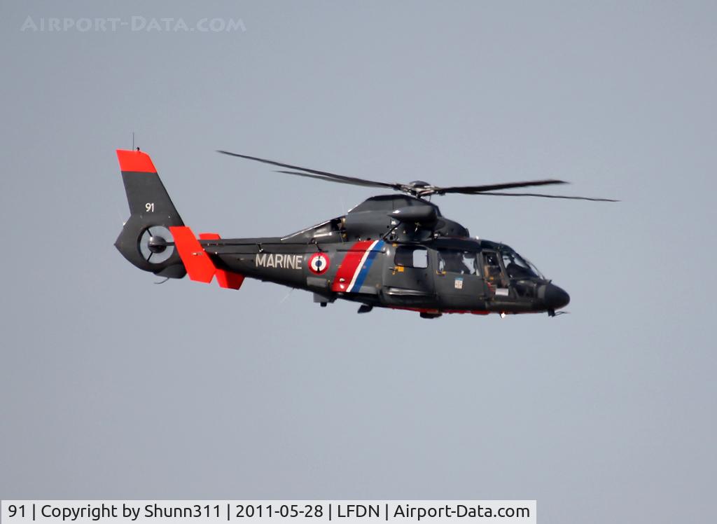 91, 1983 Aerospatiale AS-365N Dauphin C/N 6091, During demo flight on Rochefort Open Day...
