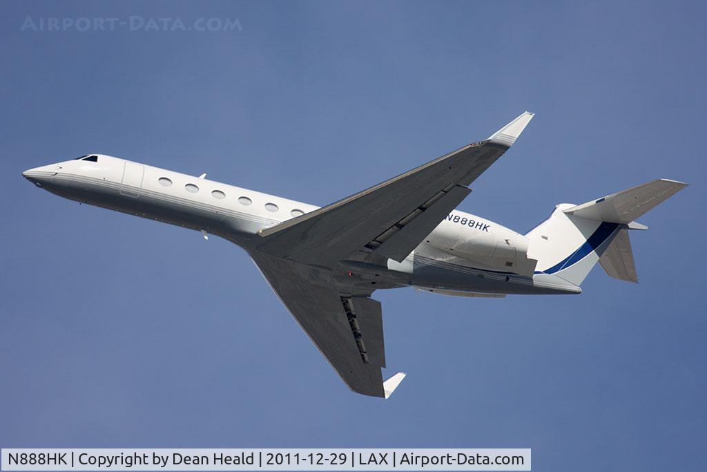 N888HK, 2008 Gulfstream Aerospace GV-SP (G550) C/N 5213, 2008 Gulfstream G-V(SP) G550 N888HK climbing out from RWY 25L en route to Las Vegas McCarran Int'l (KLAS).