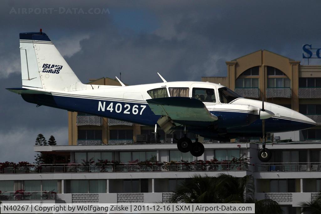 N40267, 1973 Piper PA-23-250 Aztec C/N 27-7305080, visitor