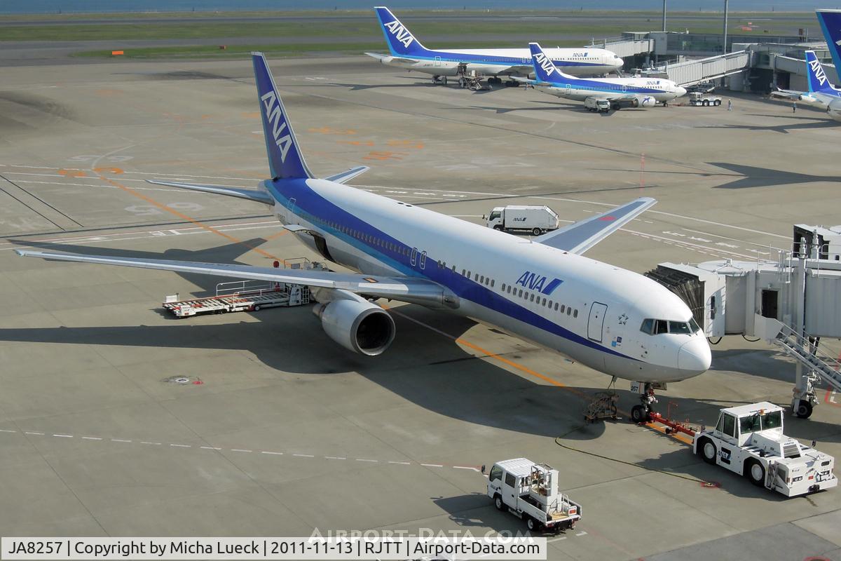 JA8257, 1987 Boeing 767-381 C/N 23757, At Haneda