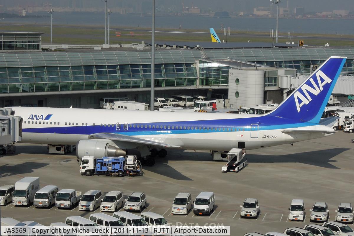 JA8569, 1993 Boeing 767-381 C/N 27050, At Haneda