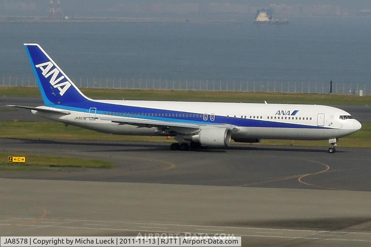 JA8578, 1993 Boeing 767-381 C/N 25658, At Haneda