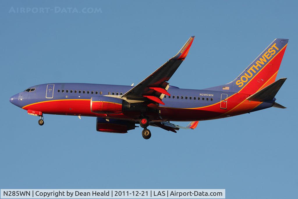N285WN, 2007 Boeing 737-7H4 C/N 32536, Southwest Airlines N285WN on short final to RWY 25L.