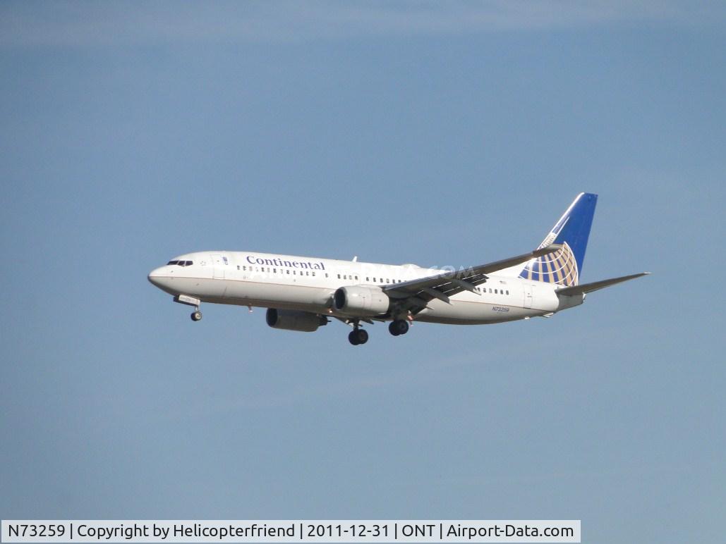 N73259, 2001 Boeing 737-824 C/N 30803, On final to runway 26R
