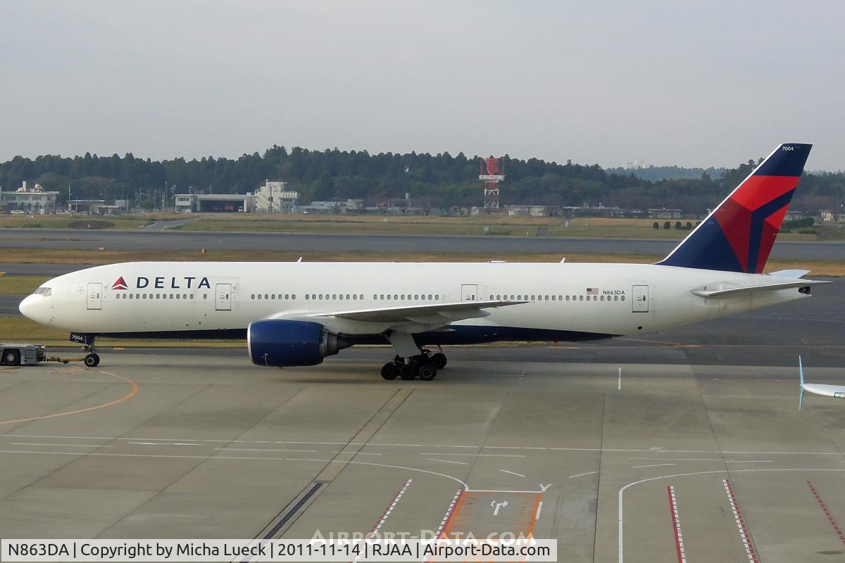 N863DA, 1999 Boeing 777-232 C/N 29735, At Narita