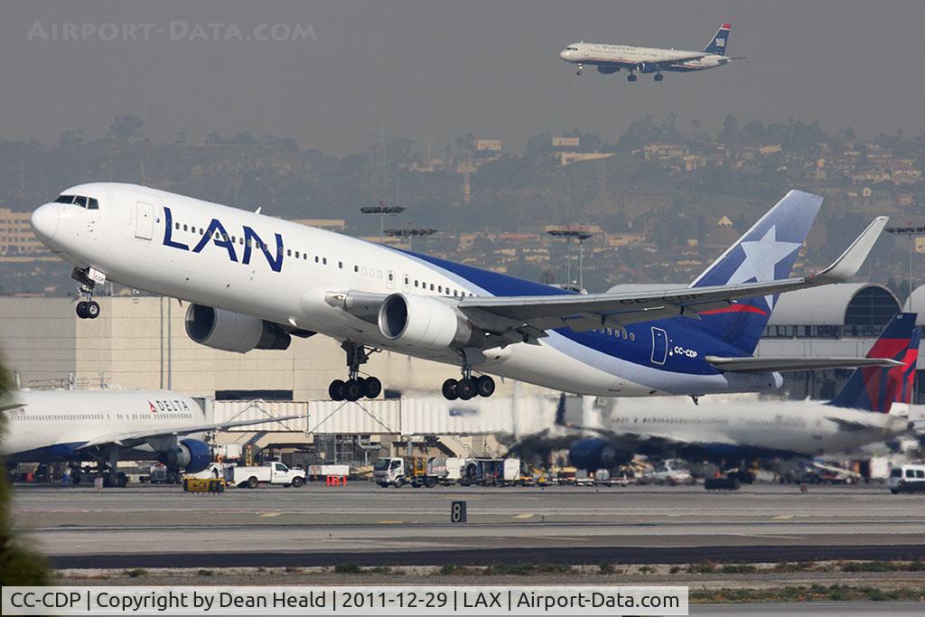 CC-CDP, 1996 Boeing 767-316/ER C/N 27597, Linea Aerea Nacional de Chile CC-CDP (FLT LAN601) departing RWY 25R en route to Jorge Chavez Int'l (SPIM/LIM) - Lima, Peru.