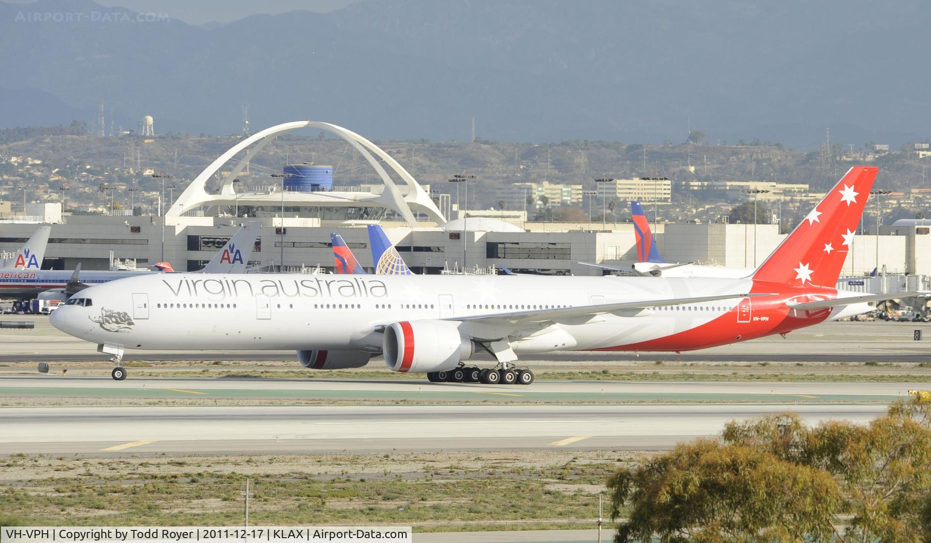 VH-VPH, 2010 Boeing 777-3ZG/ER C/N 37943, Arriving at LAX