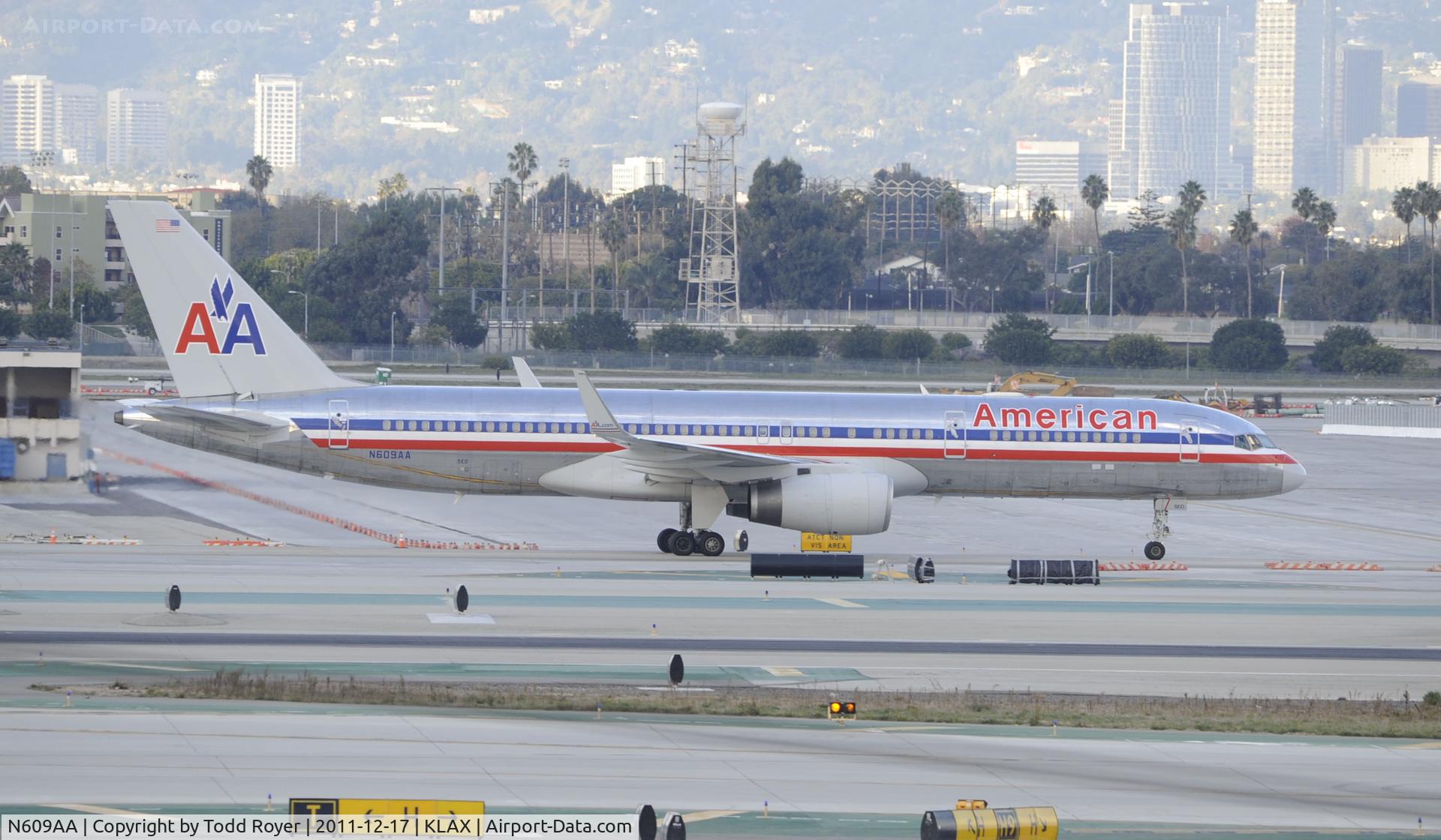 N609AA, 1996 Boeing 757-223 C/N 27447, Taxiing at LAX